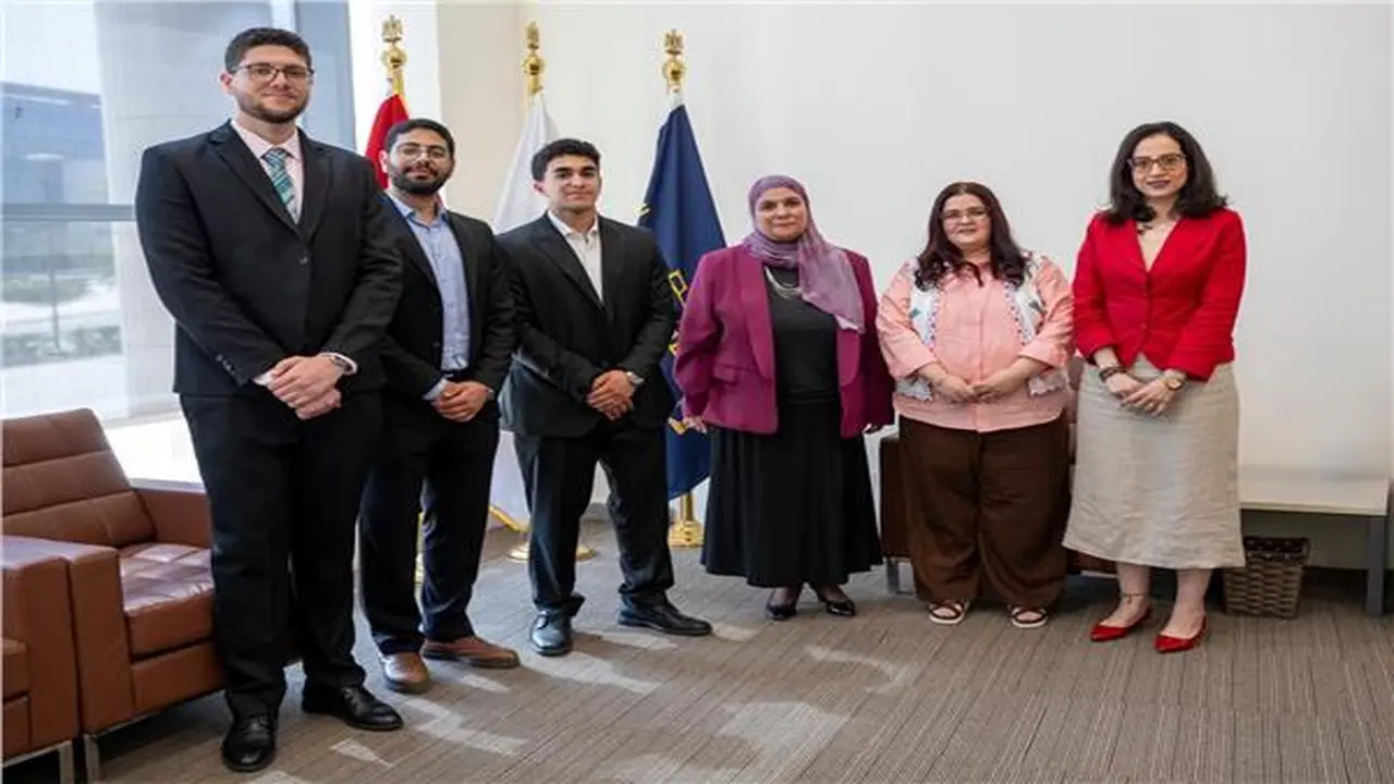 طلاب جامعة مصر للمعلوماتية يبتكرون بوابة ذكية لإدارة التوظيف